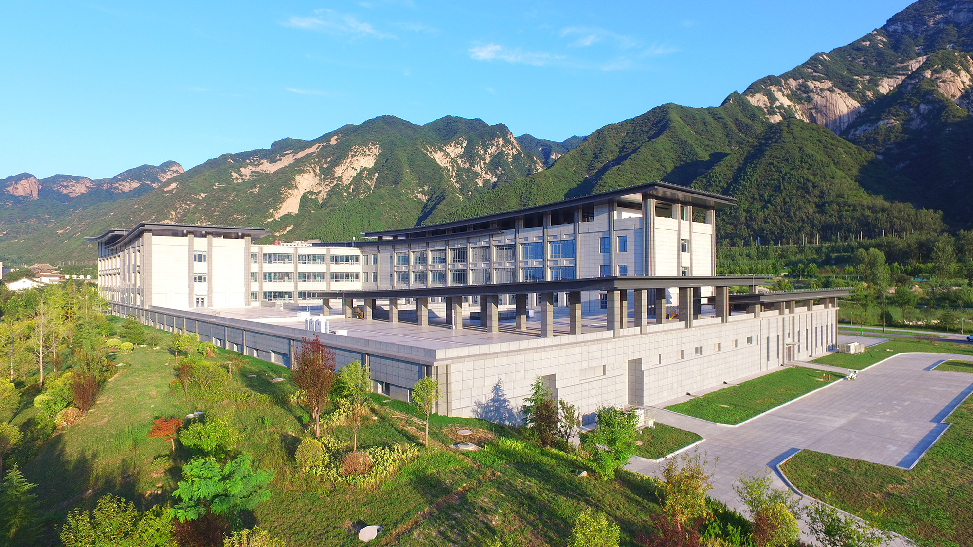 鲁班奖工程陕西华山医疗养生中心项目